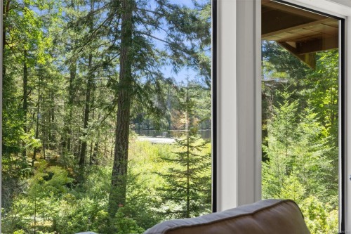 649 Lost Lake Rd, Highlands, BC 