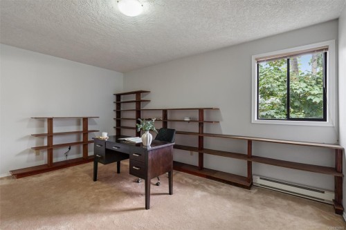 1335 Rudlin St, Victoria, BC 