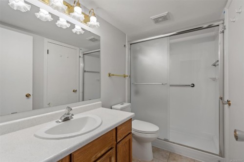 1335 Rudlin St, Victoria, BC 