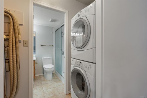 1335 Rudlin St, Victoria, BC 