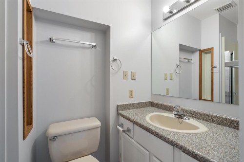 1335 Rudlin St, Victoria, BC 