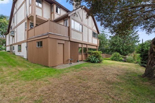 1335 Rudlin St, Victoria, BC 