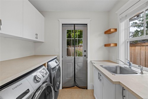 647 Temple St, Parksville, BC 