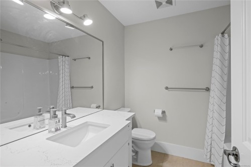 647 Temple St, Parksville, BC 