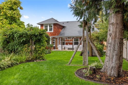 647 Temple St, Parksville, BC 