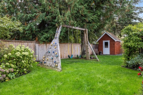 647 Temple St, Parksville, BC 