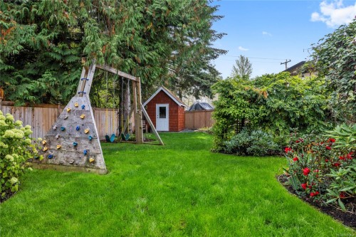647 Temple St, Parksville, BC 