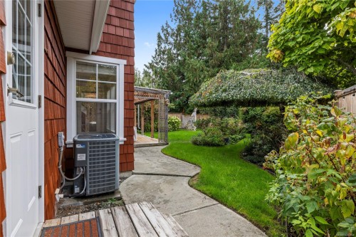 647 Temple St, Parksville, BC 