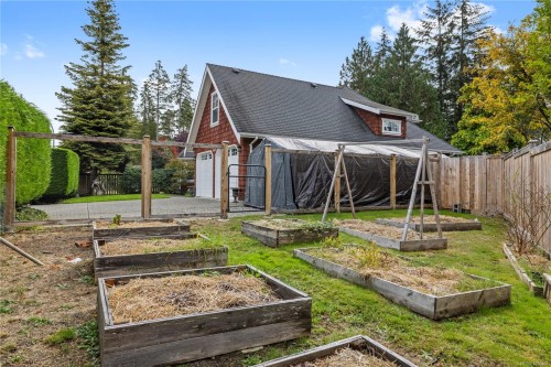 647 Temple St, Parksville, BC 