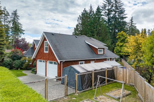 647 Temple St, Parksville, BC 