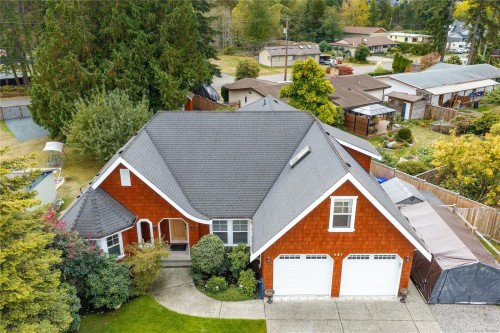 647 Temple St, Parksville, BC 