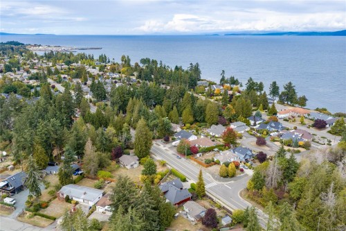 647 Temple St, Parksville, BC 