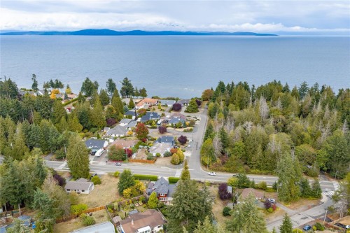 647 Temple St, Parksville, BC 
