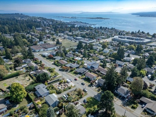 2158 Downey Ave, Comox, BC 