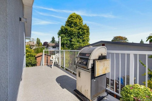 2158 Downey Ave, Comox, BC 
