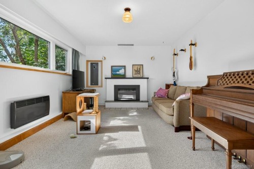 2158 Downey Ave, Comox, BC 