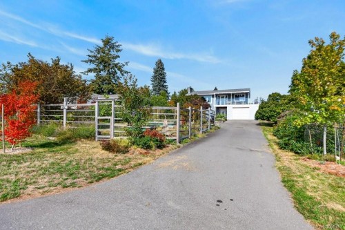 2158 Downey Ave, Comox, BC 