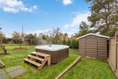 6756 Central Saanich Rd, Central Saanich, BC 