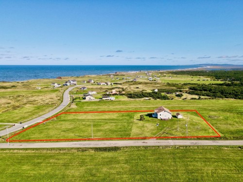 Photo aérienne - 15 Ch. Des Arpenteurs, Les Îles-De-La-Madeleine, QC 