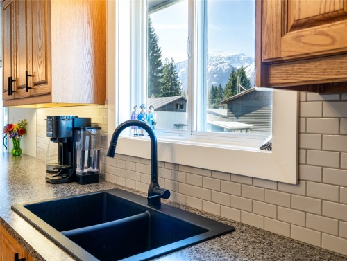 1669 Hiob Road, Revelstoke, BC 
