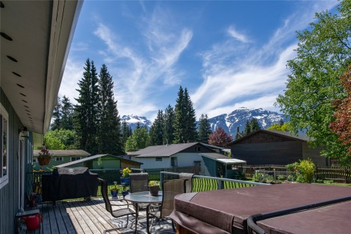 1669 Hiob Road, Revelstoke, BC 