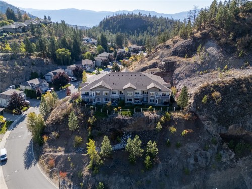203-2523 Shannon View Drive, West Kelowna, BC 