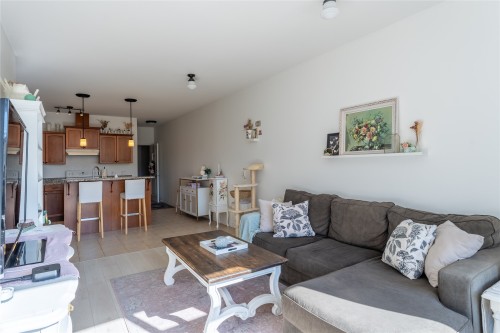 203-2523 Shannon View Drive, West Kelowna, BC 
