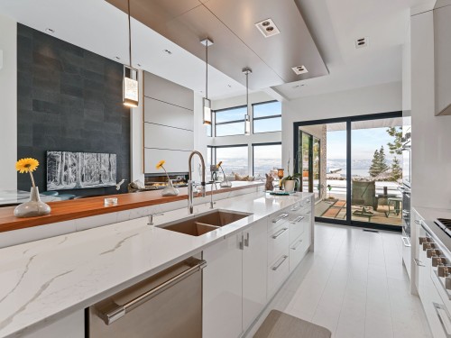 722 Highpointe Place, Kelowna, BC 