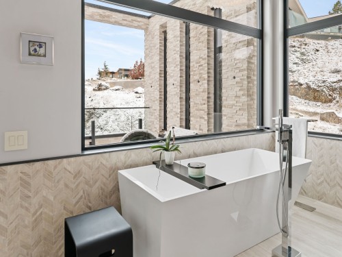 722 Highpointe Place, Kelowna, BC 