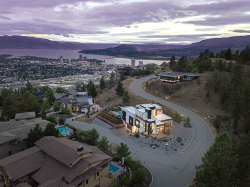 722 Highpointe Place, Kelowna, BC 