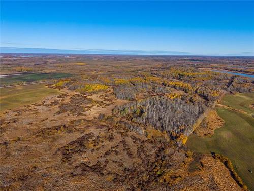 0 8E Rd, Armstrong, MB 