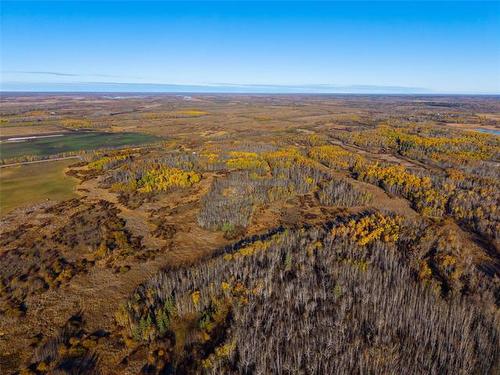 0 8E Rd, Armstrong, MB 