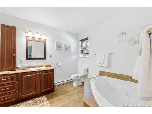 14 Hallihan Dr, Oromocto, NB 