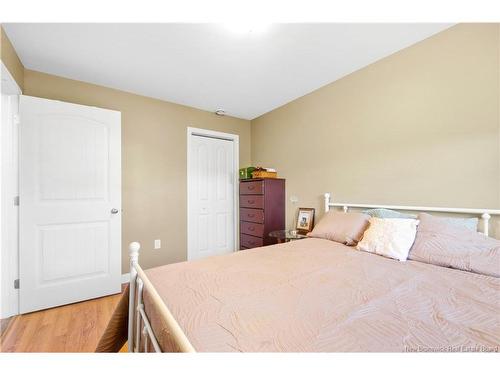 14 Hallihan Dr, Oromocto, NB 