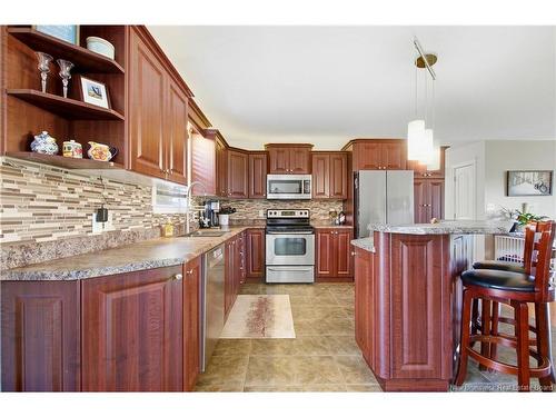 14 Hallihan Dr, Oromocto, NB 
