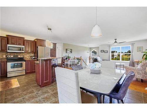 14 Hallihan Dr, Oromocto, NB 