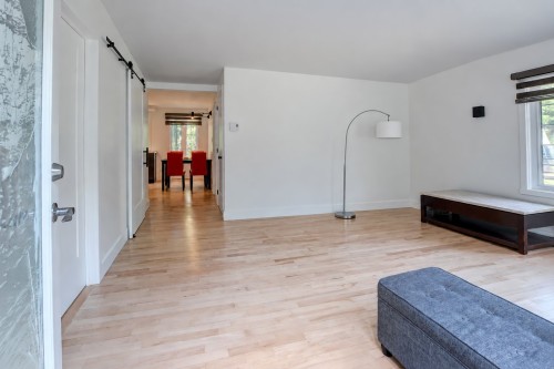 Salon - 3143 Rue De L'Entente, Sainte-Julienne, QC 