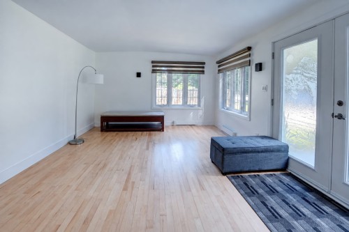 Salon - 3143 Rue De L'Entente, Sainte-Julienne, QC 