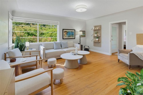 943 Linkleas Ave, Oak Bay, BC 