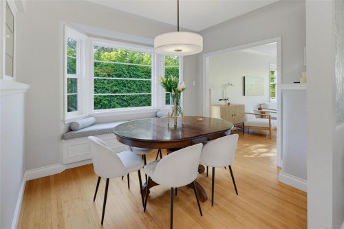 943 Linkleas Ave, Oak Bay, BC 