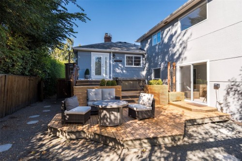 943 Linkleas Ave, Oak Bay, BC 
