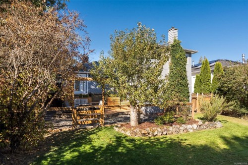 943 Linkleas Ave, Oak Bay, BC 