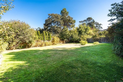 943 Linkleas Ave, Oak Bay, BC 