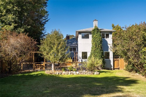 943 Linkleas Ave, Oak Bay, BC 