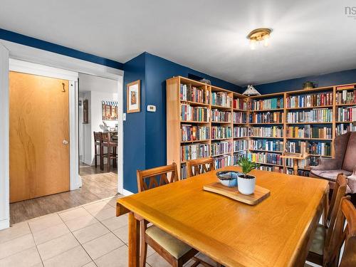 162 Lakewood Dr, Brooklyn, NS 