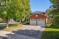 2253 TOWNE BOULEVARD Oakville, ON L6H 5J9
