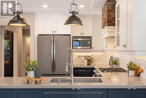 2253 Towne Boulevard, Oakville, ON 