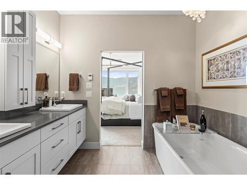 Primary Ensuite - 1666 Lakestone Drive, Lake Country, BC 