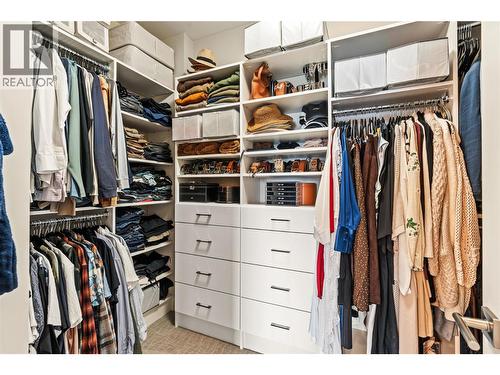 Primary Walk-in Closet - 1666 Lakestone Drive, Lake Country, BC 