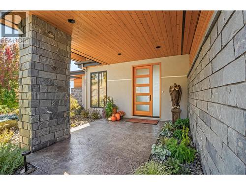 Front Entry - 1666 Lakestone Drive, Lake Country, BC 